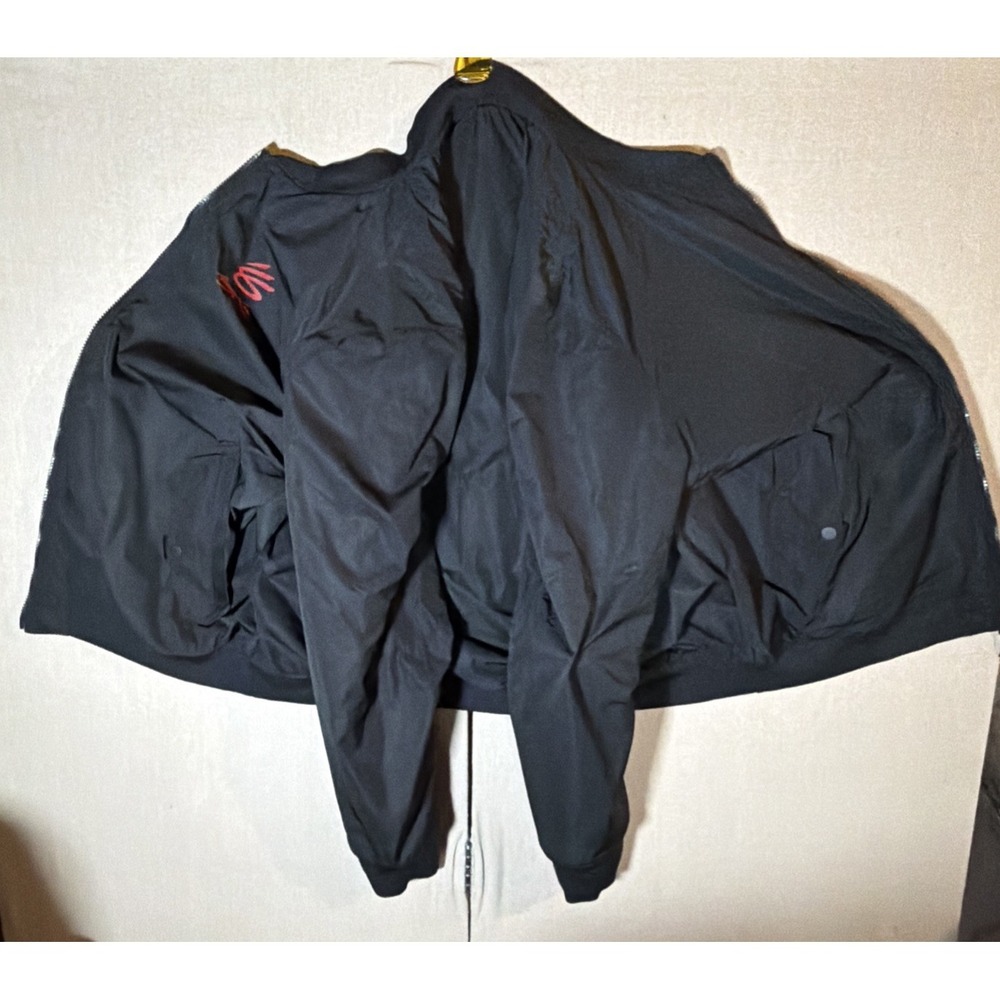 Curry x Bruce Lee Lunar New Year Boucle 'Fire' Bomber Jacket Size XL Rare NWT - Picture 7 of 8